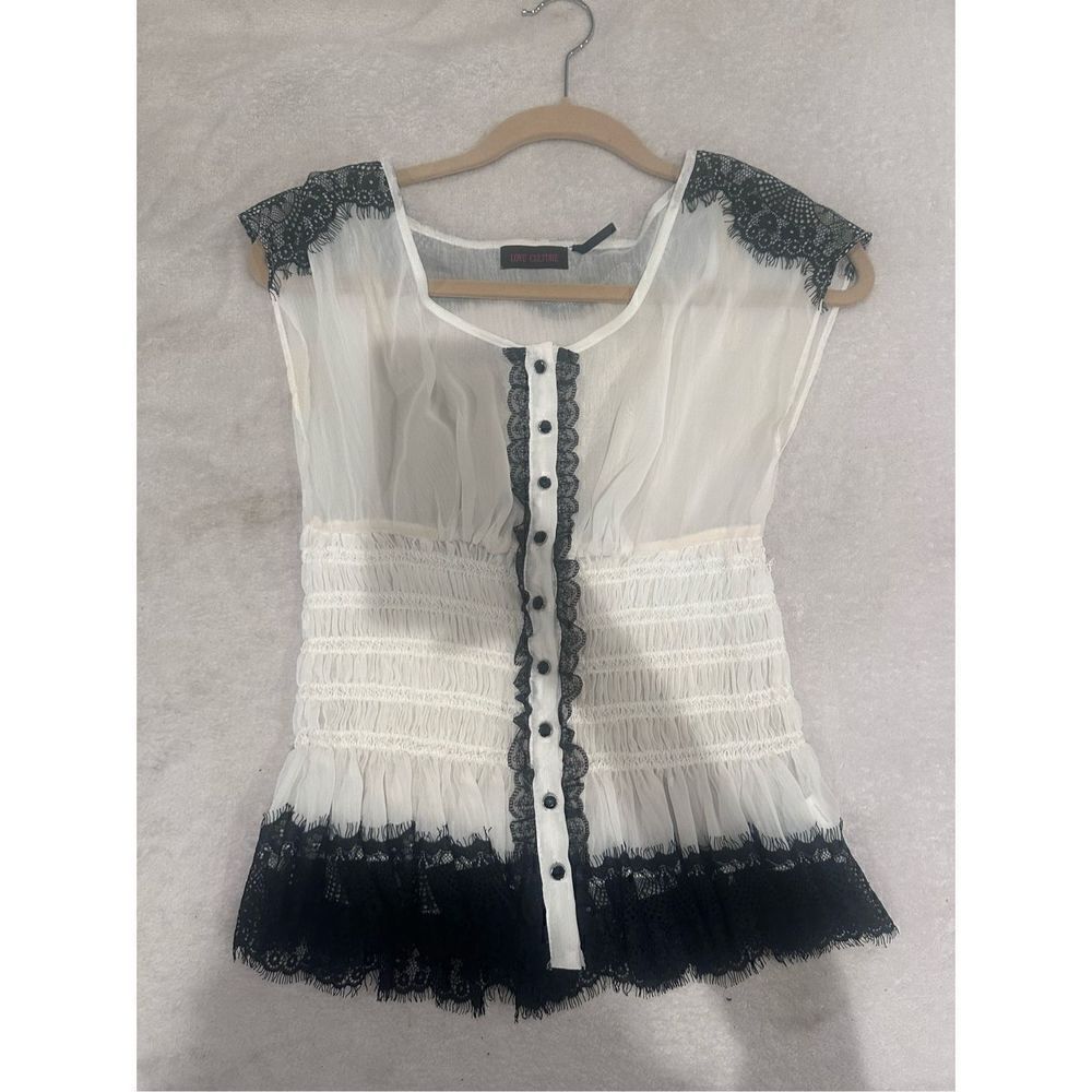 Love culture size M women’s blouse white and black